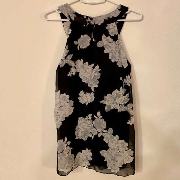 Black/white/gray floral top NWOT! - Picture 2 of 6